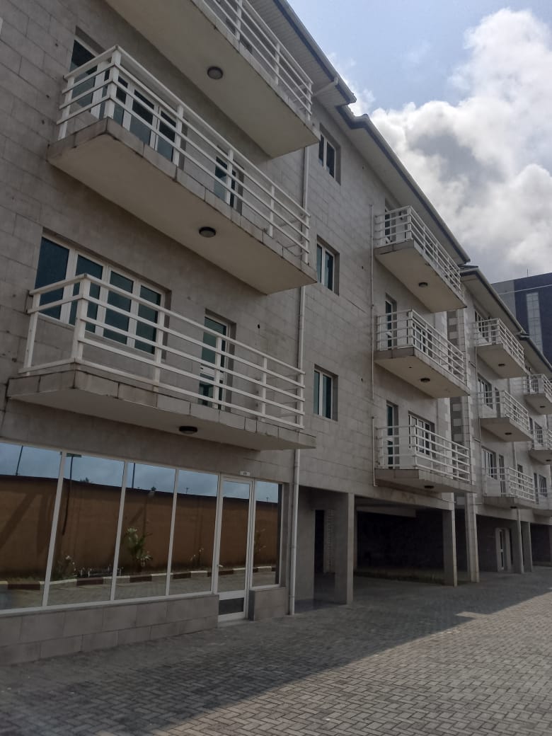 3 Bedroom Flat for Rent in Victoria Island, Lagos