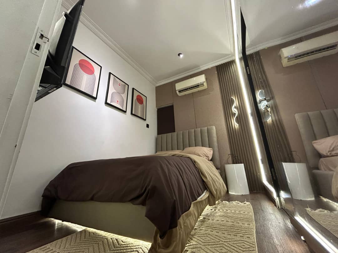 Premium-standard Studio Room for Shortlet in Lekki Phase 1, Lagos