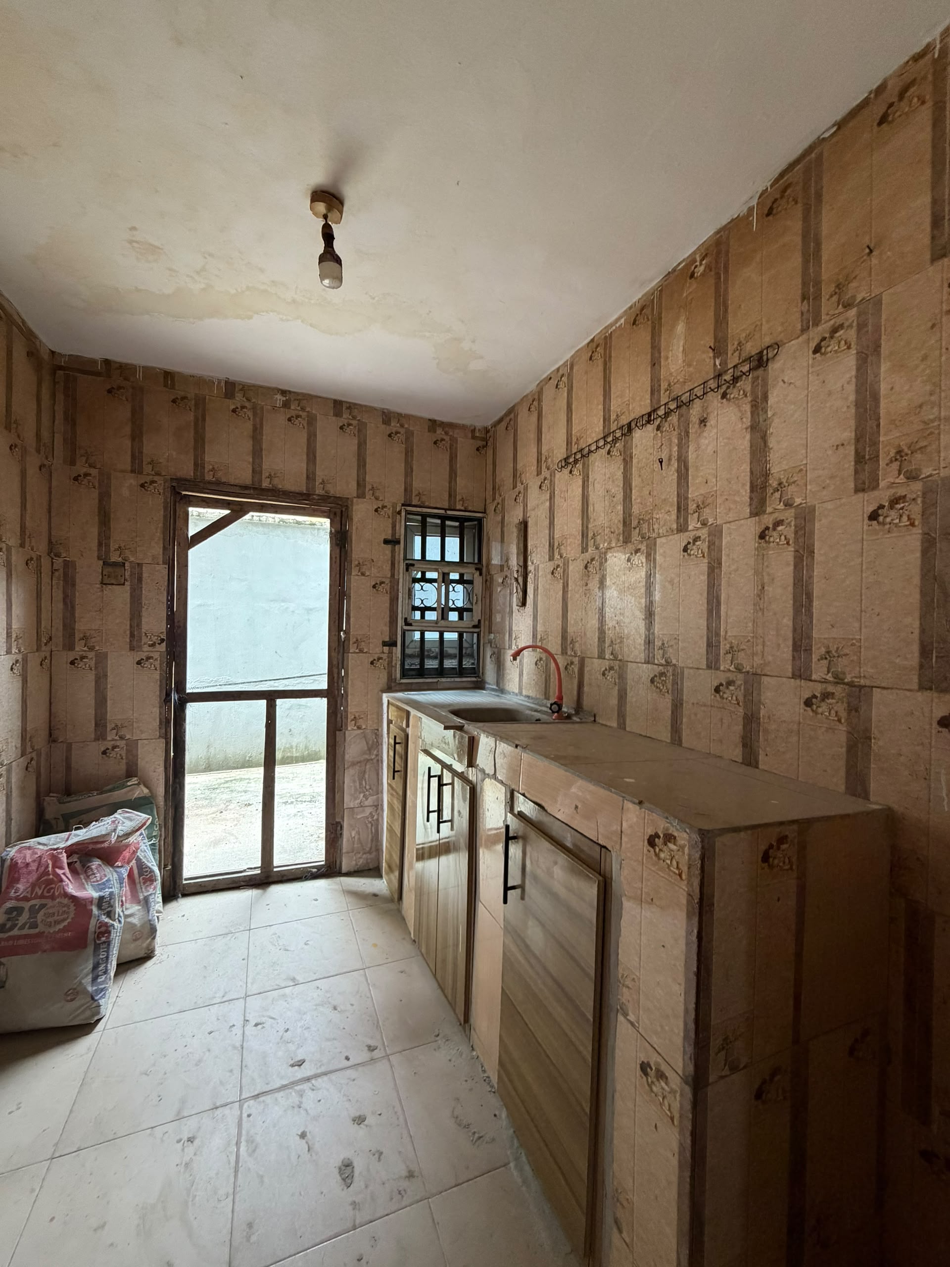 3BEDROOM FLAT - 3