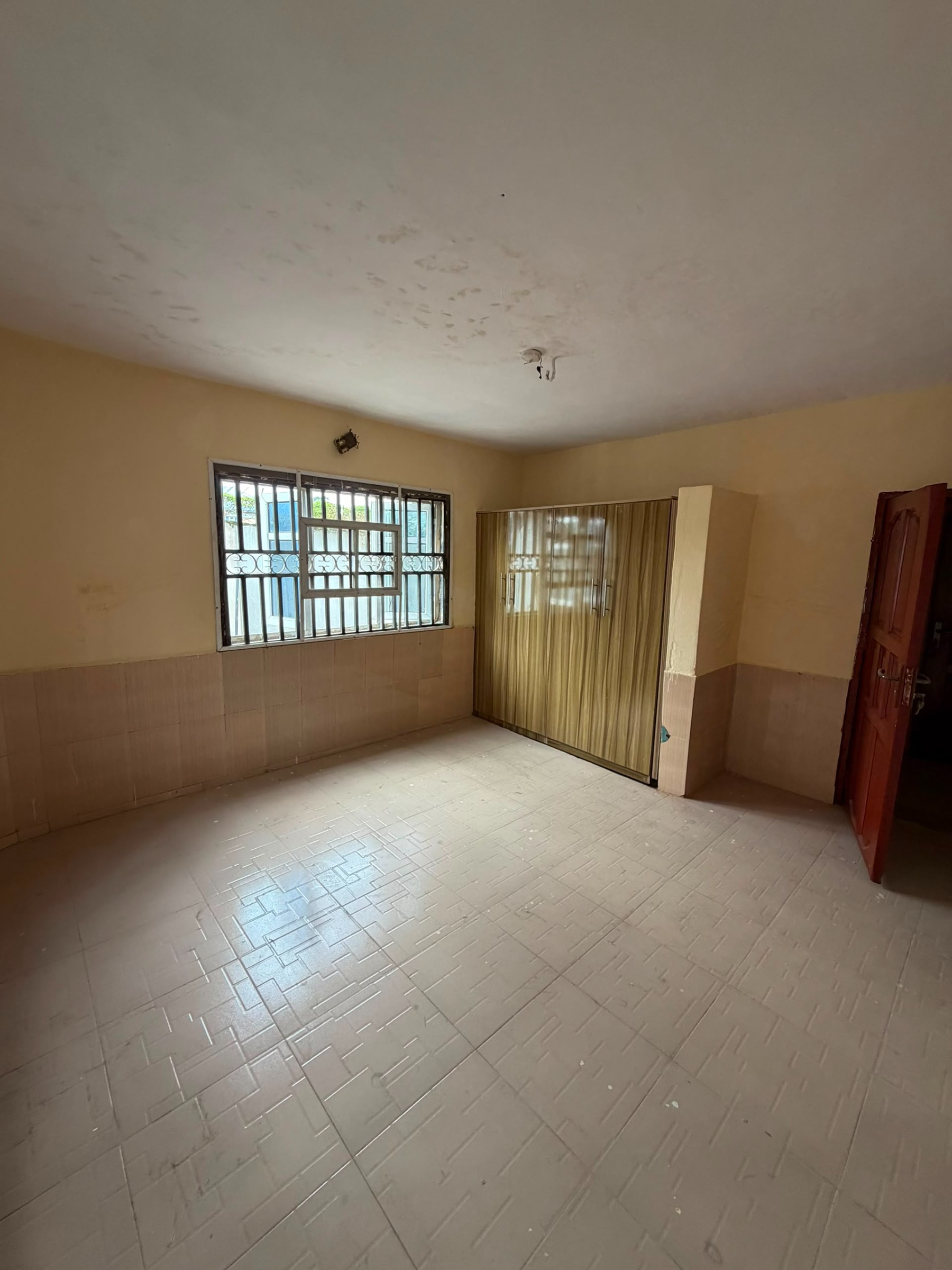 3BEDROOM FLAT - 8