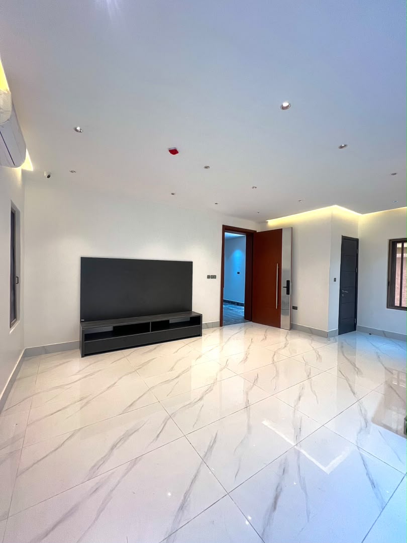 Luxury 3-Bedroom Apartment with Boys' Quarters for Rent in Old Ikoyi, Lagos - 19