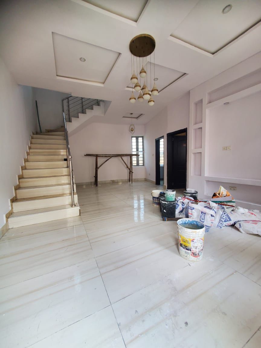 4 Bedroom Terrace Duplex for Rent in Thomas Estate