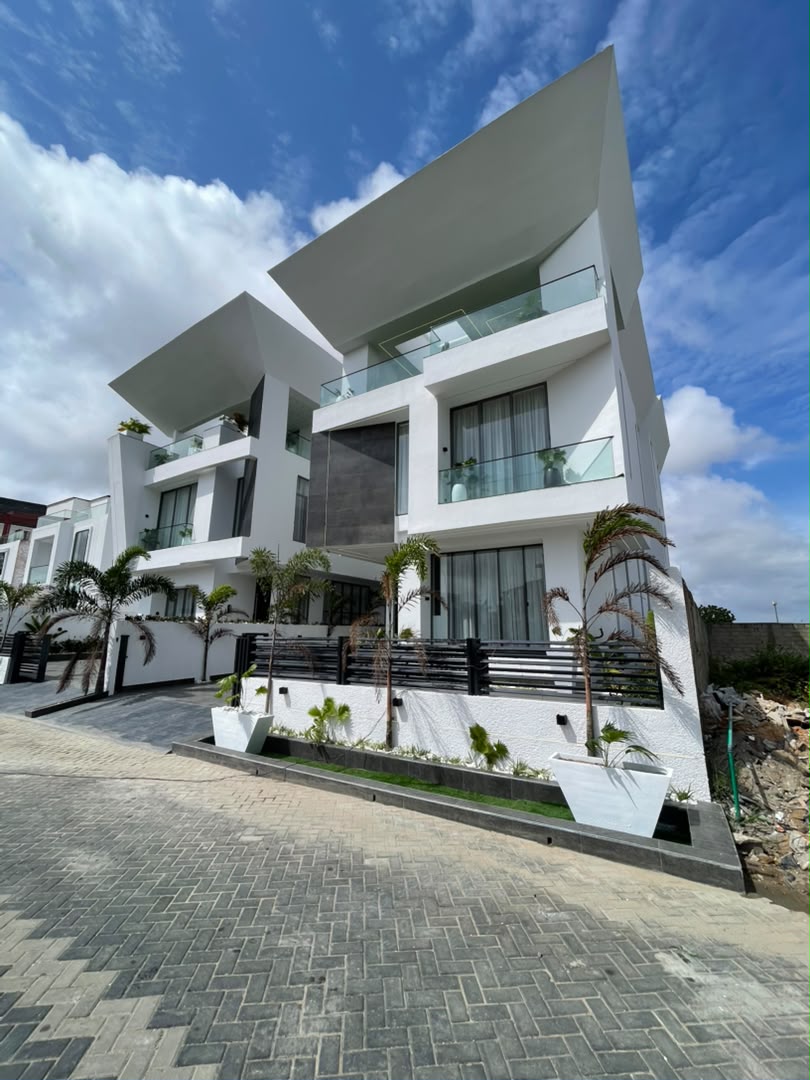 Luxury 5 Bedroom Fully Detached Duplex for Sale in Osapa London, Lagos