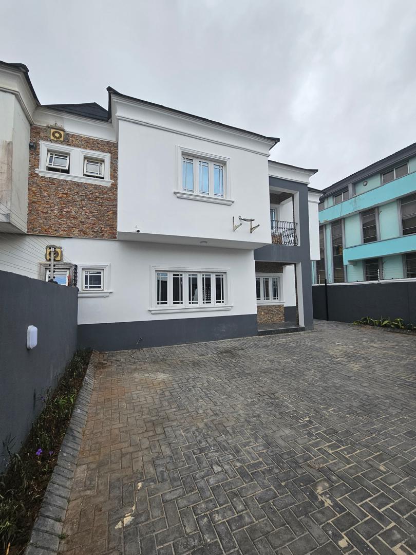 4 Bedroom Semi-Detached Duplex for Rent in Oniru, Lagos