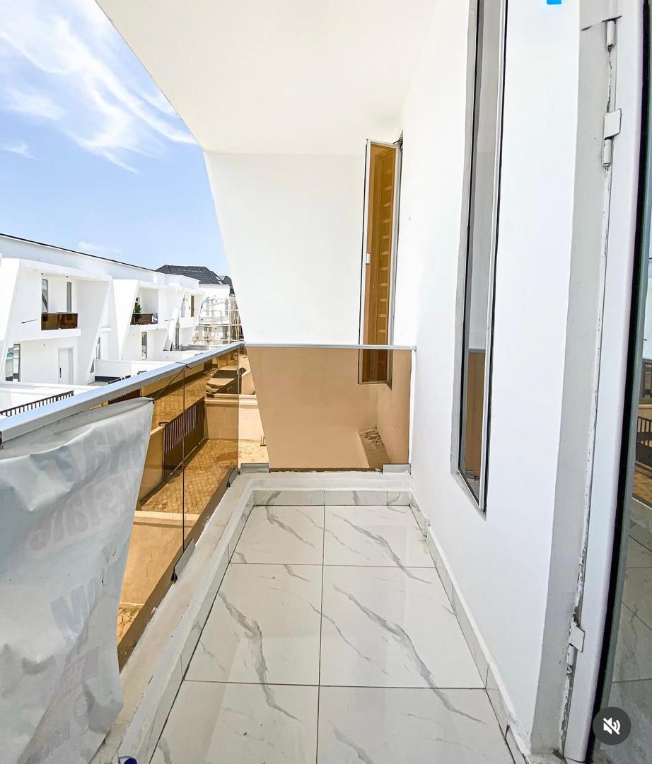 Contemporary 4 Bedroom Semi-Detached Duplex for Rent - 10