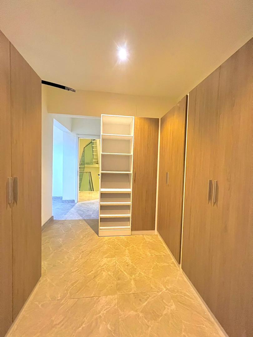 5 Bedroom Duplex for Sale in Banana Island, Lagos - 14