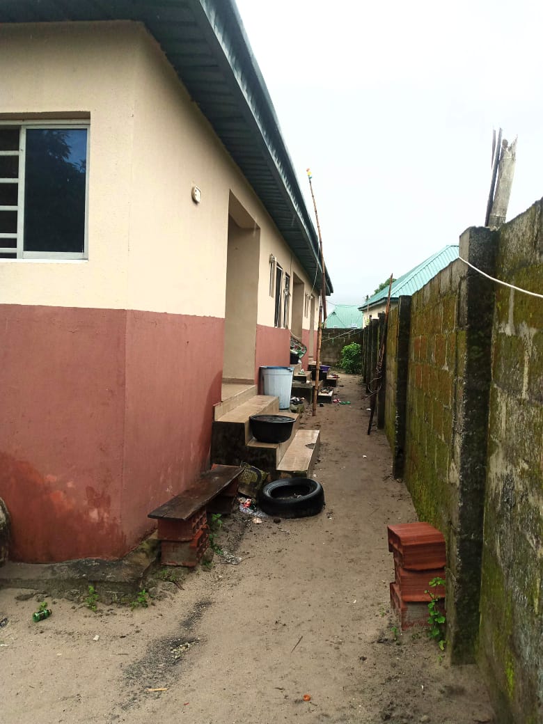 House with 6 Self Contain Units for Sale in Alatunse