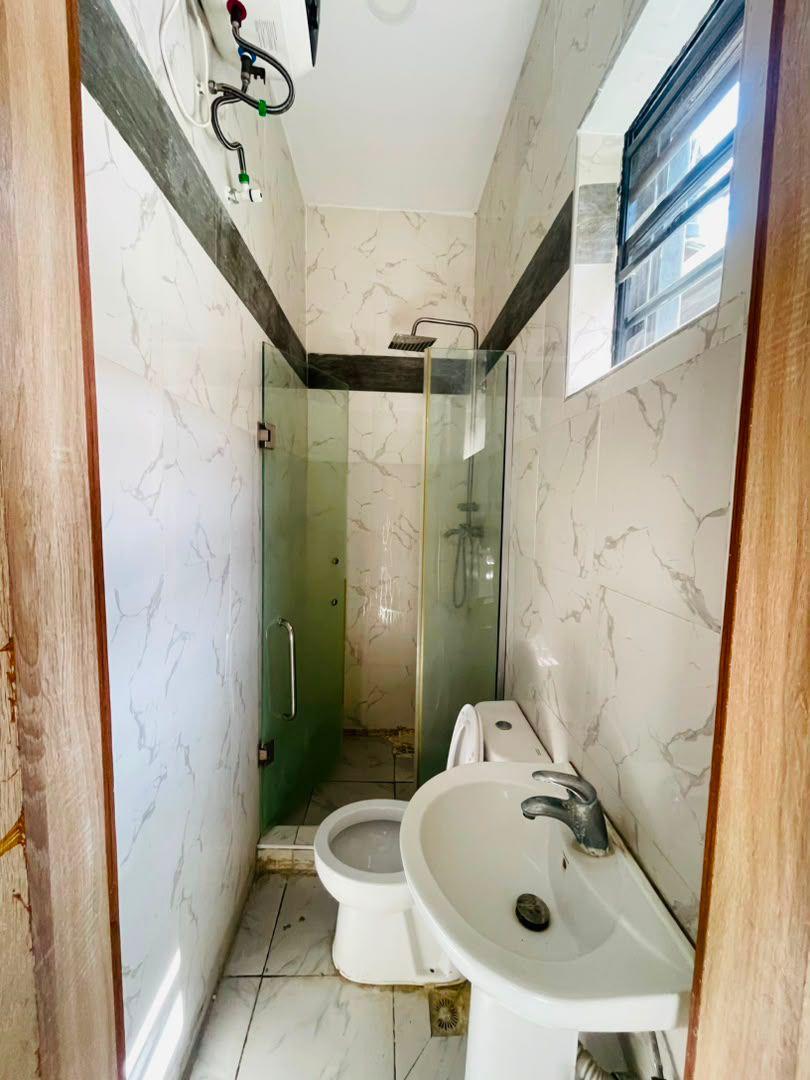 4 Bedroom Terrace Duplex with BQ for Rent in Ikota GRA, Lekki, Lagos - 7