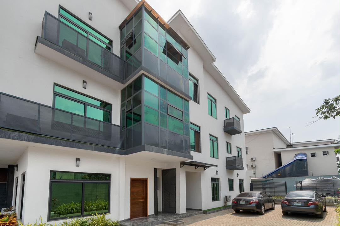 Luxury 3 Bedroom Apartment for Shortlet in Lekki Phase 1, Lagos