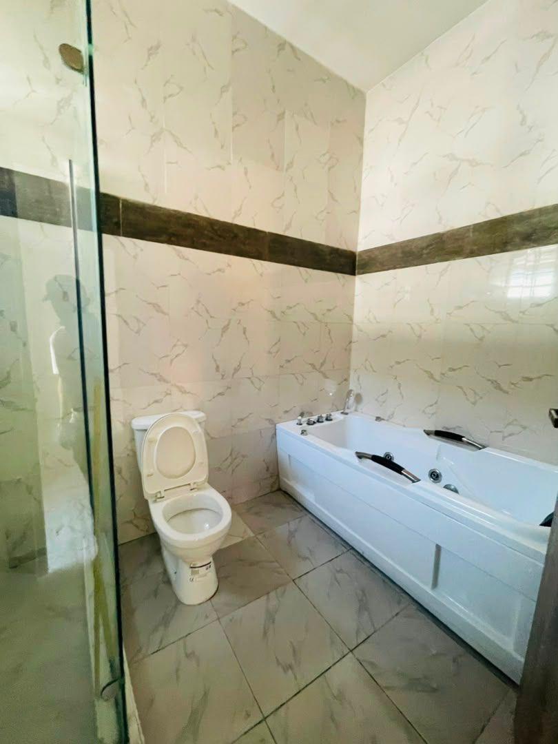 4 Bedroom Terrace Duplex with BQ for Rent in Ikota GRA, Lekki, Lagos - 9
