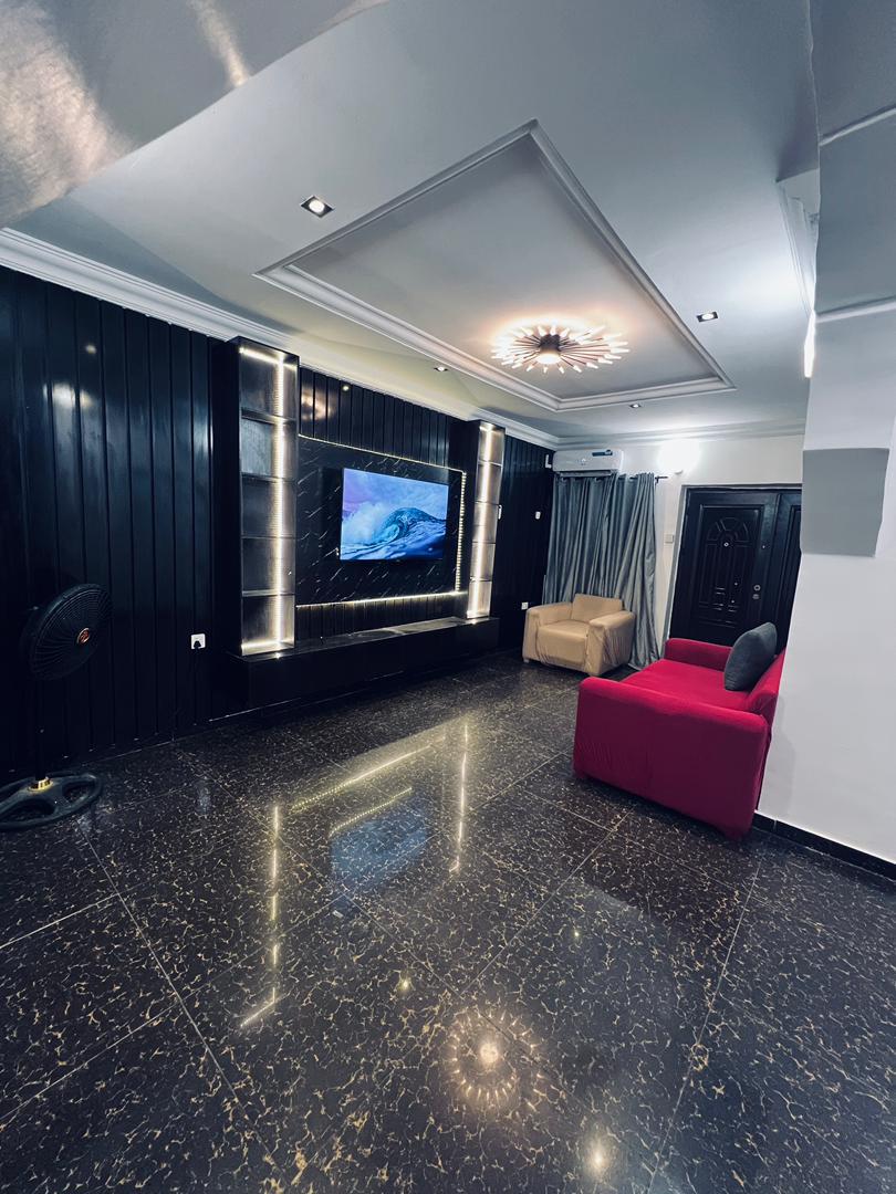 2 Bedroom Flat for Shortlet in Adeniyi Jones, Lagos