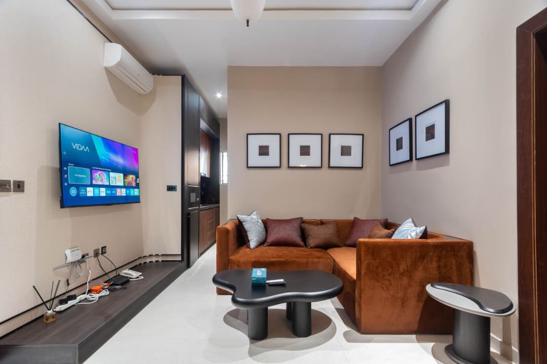 Luxury Fully Furnished 4 Bedroom Smart Home in Lekki Phase 1, Lagos