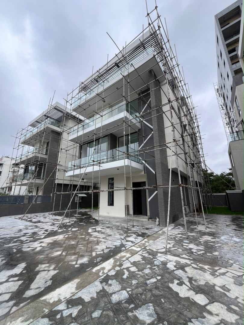 6 Bedroom Fully Detached Duplex for Sale in Ikoyi, Lagos