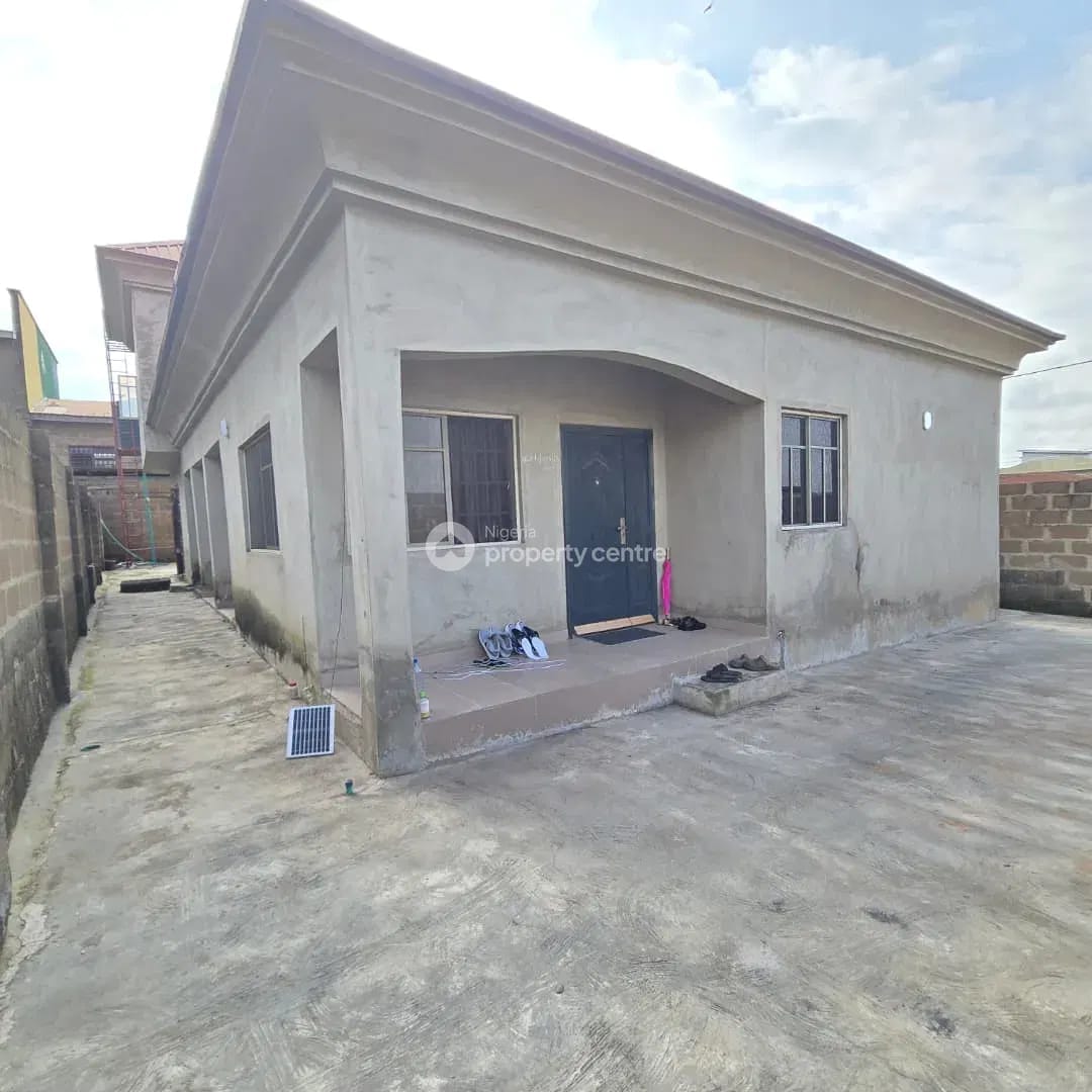 1 Bedroom and Parlor Apartment for Rent