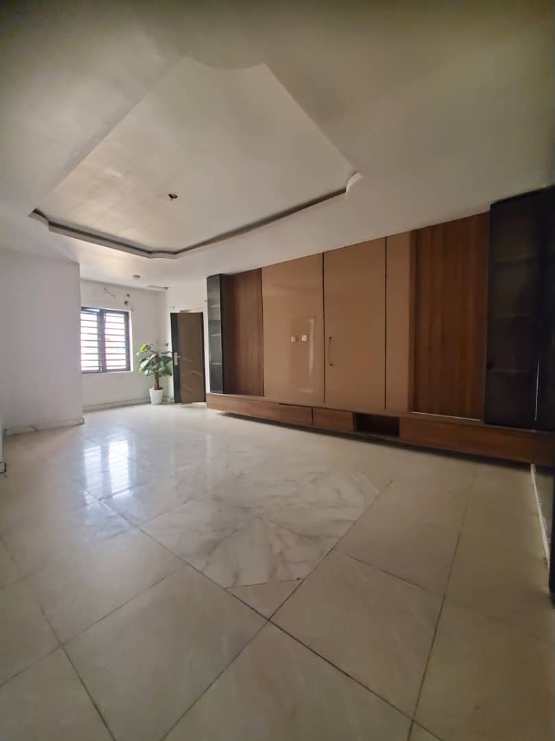 3 Bedroom Flat for Rent in Salem