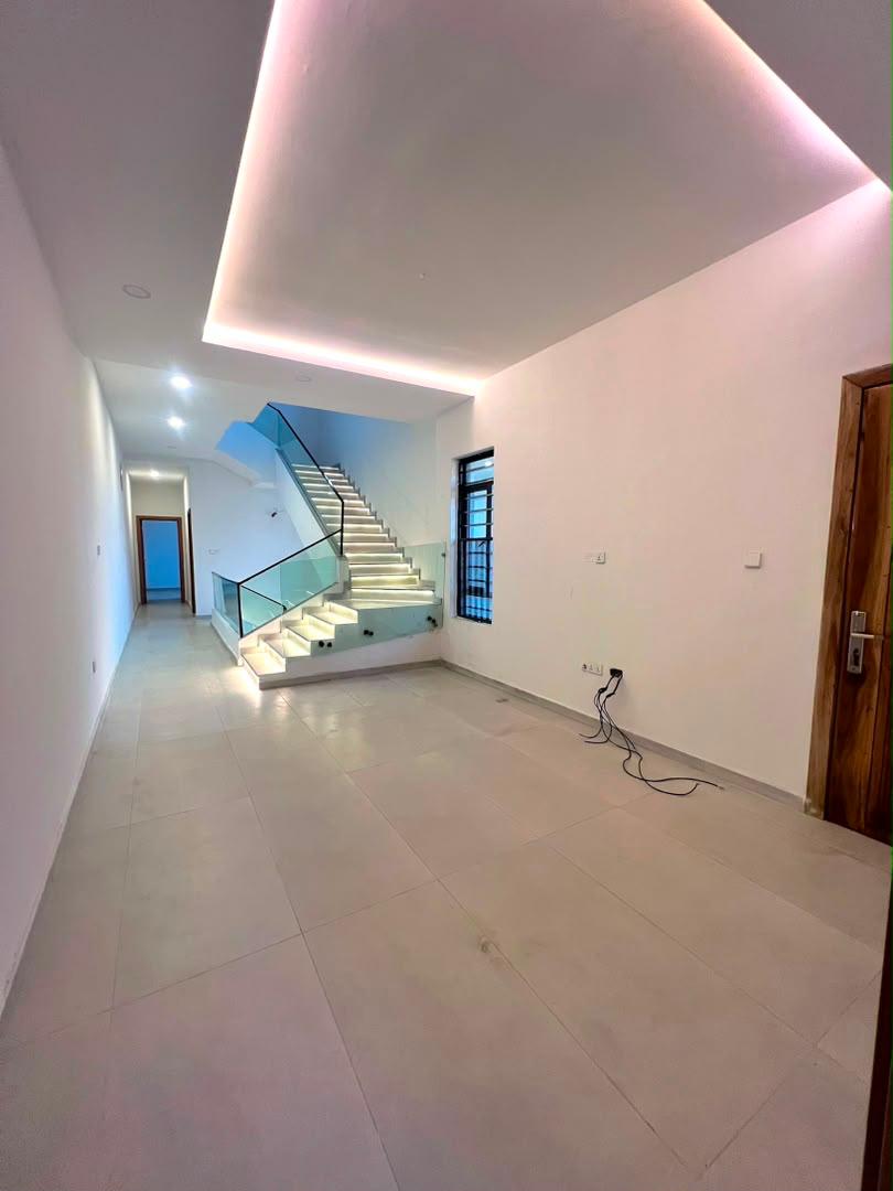5 Bedroom Duplex for Sale in Lekki Phase 1, Lagos - 8