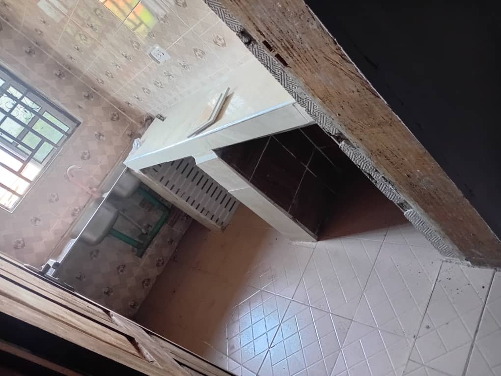 Room and Parlour Self Contain for Rent in Ayegun Oloye, Ibadan