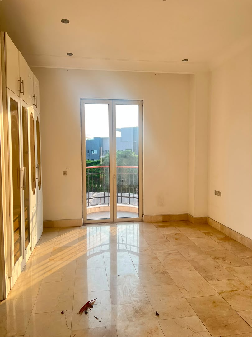 Luxury 1-Bedroom Apartment for Rent in Old Ikoyi, Lagos - 17