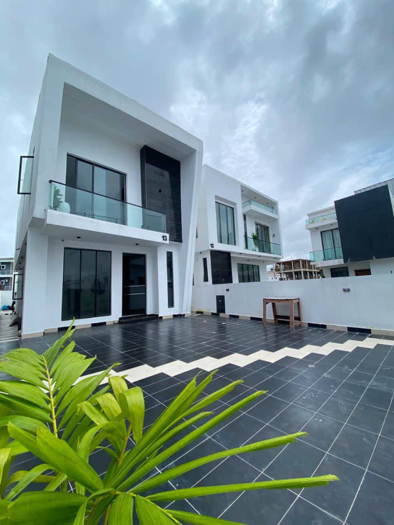 Beautifully Built 4 Bedroom Fully Detached with BQ for Sale in Orchid, Lekki