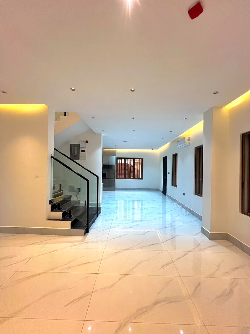 Luxury 3-Bedroom Apartment with Boys' Quarters for Rent in Old Ikoyi, Lagos - 9