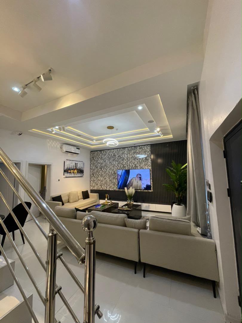 4 Bedroom Terrace Duplex for Rent in Osapa, Lagos - 9