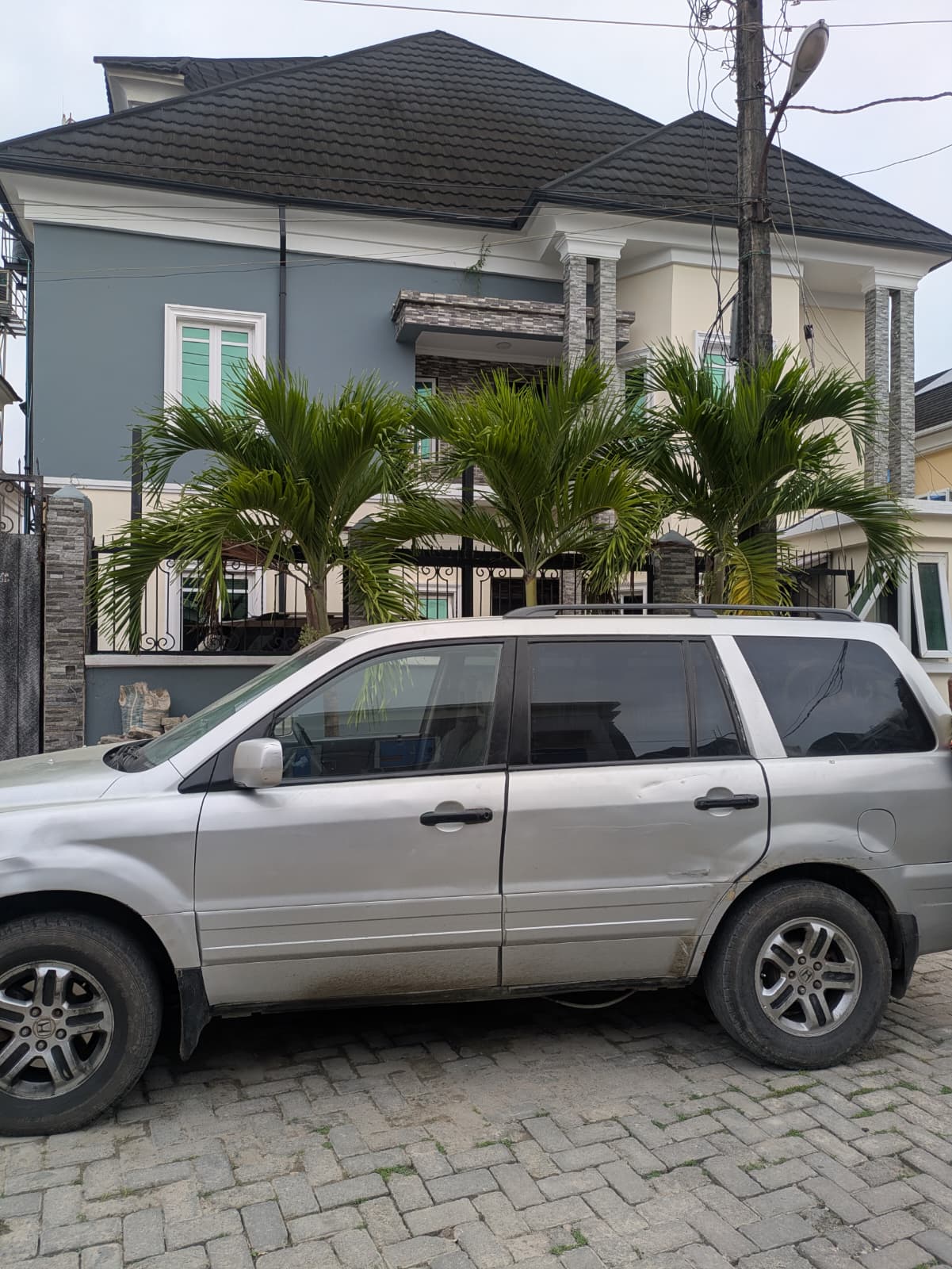 Standard 8 Bedroom Duplex with BQ for Sale in Ikota