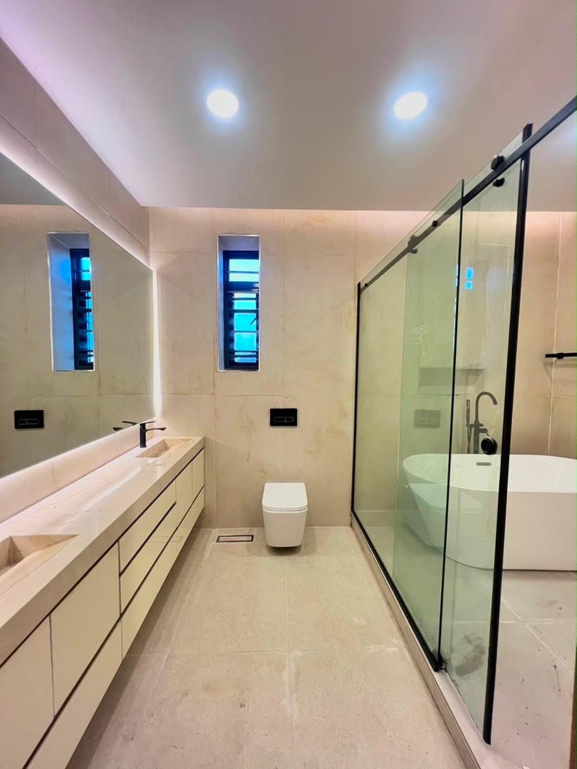 5 Bedroom Duplex for Sale in Lekki Phase 1, Lagos - 15