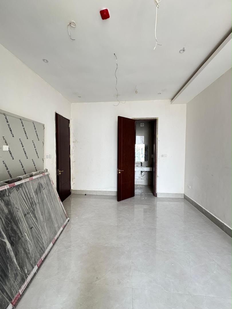 3 Bedroom Serviced Flat for Rent in Lekki Phase 1 - 4