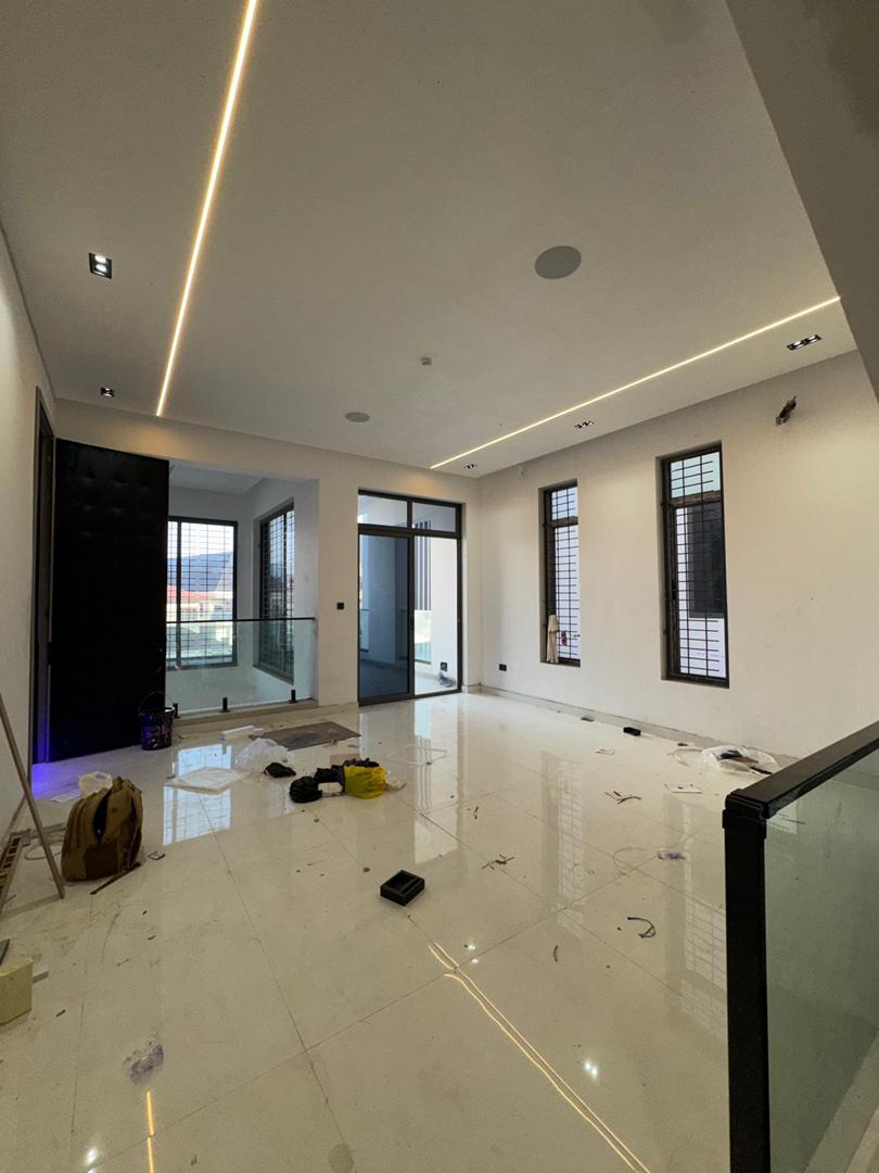 5 Bedroom Duplex for Sale in Lekki Phase 1, Lagos - 7