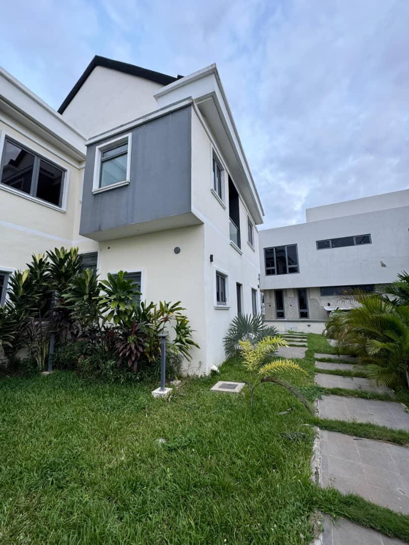 4 Bedroom Penthouse Duplex for Rent in Ikate