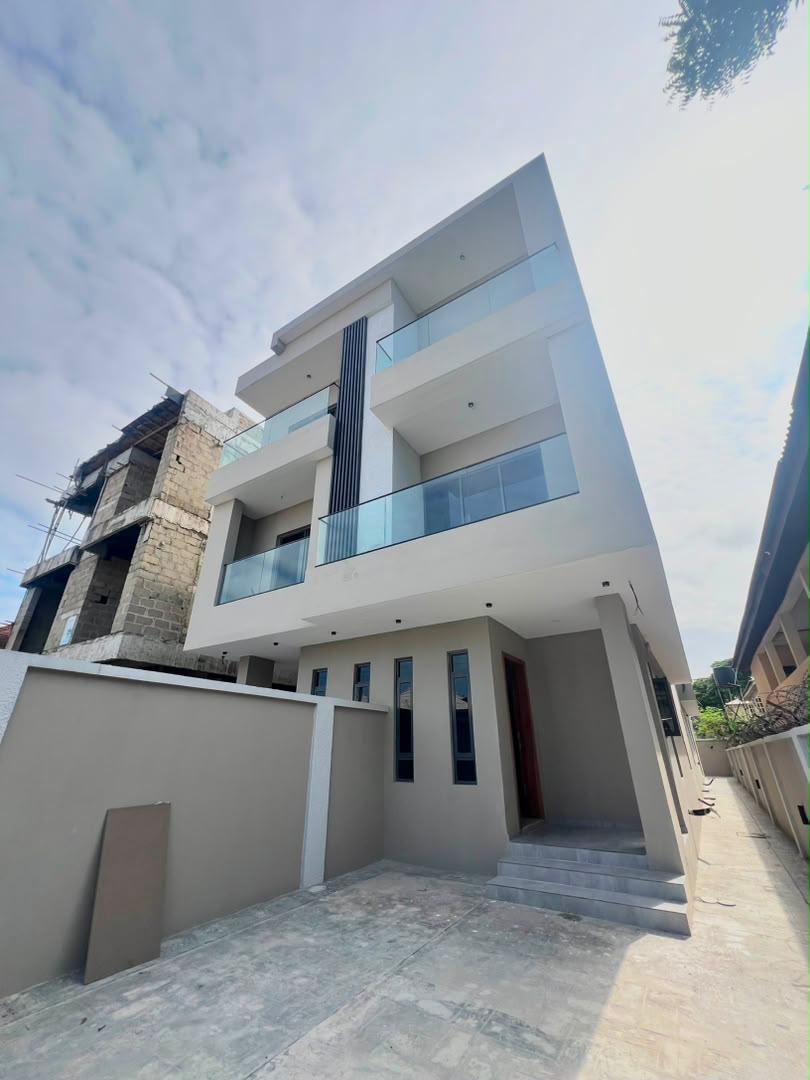 5 Bedroom Duplex for Sale in Lekki Phase 1, Lagos - 1