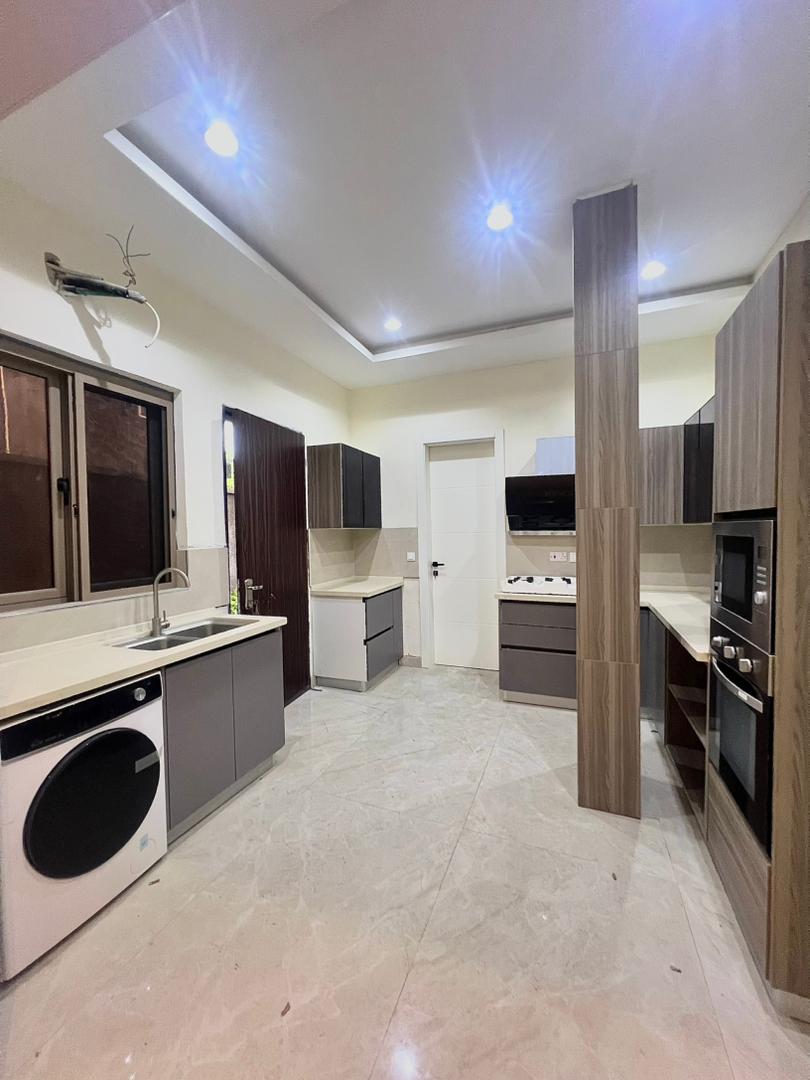 5 Bedroom Duplex for Sale in Banana Island, Lagos - 9