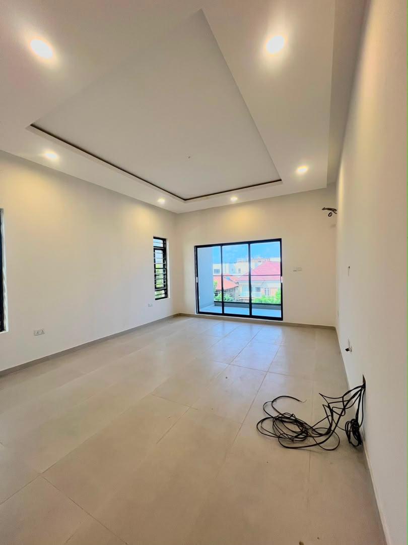 5 Bedroom Duplex for Sale in Lekki Phase 1, Lagos - 12