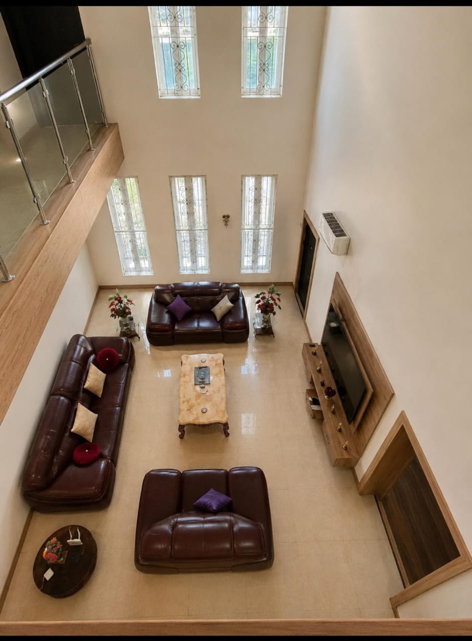 8 Bedroom Mansion for Sale in Lagos