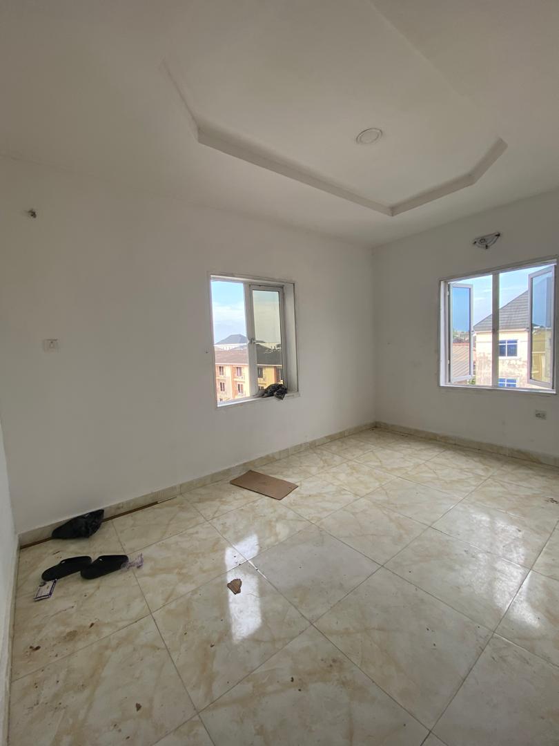 Comfortable Mini Flat for Rent in Osapa London, Lagos - 3